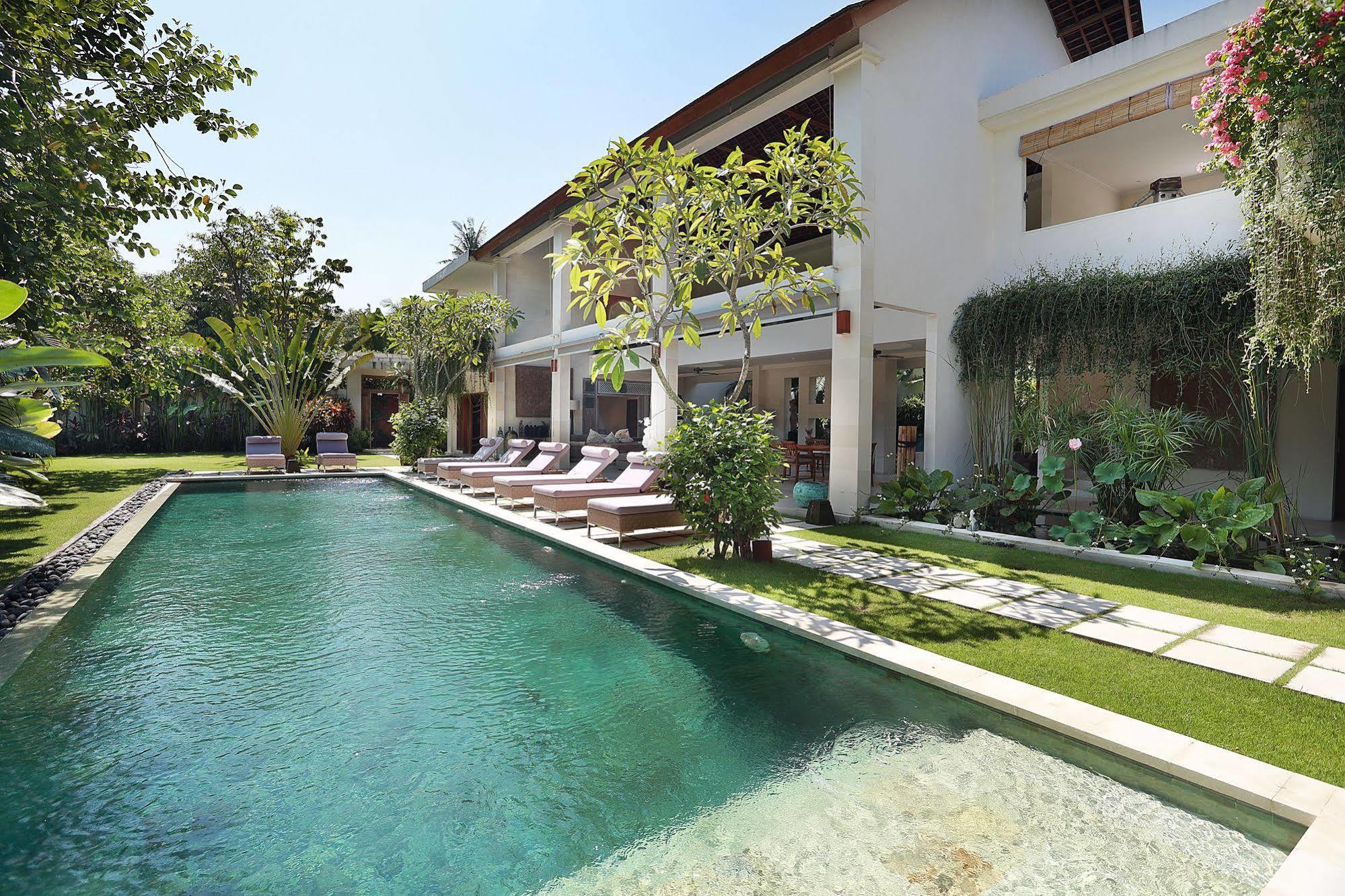 Villa Bali Asri Batubelig Seminyak  Exterior photo